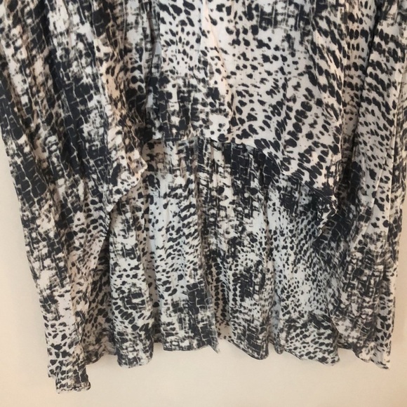 NWT Express Dress High-Lo SZ L V Neck Short Sleeve Blue/Gray/White Flowy - Picture 8 of 15